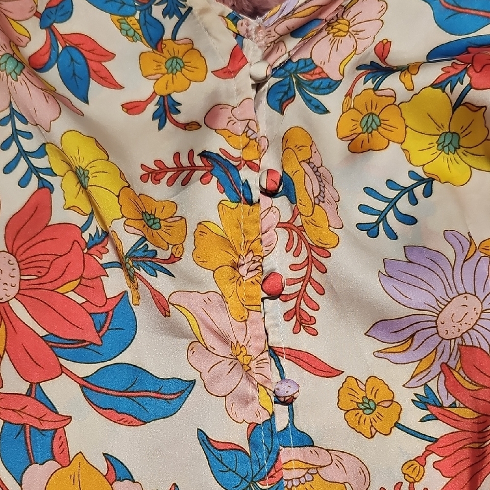 Floral Print Top with Vibrant Colors - Picture 3 of 3